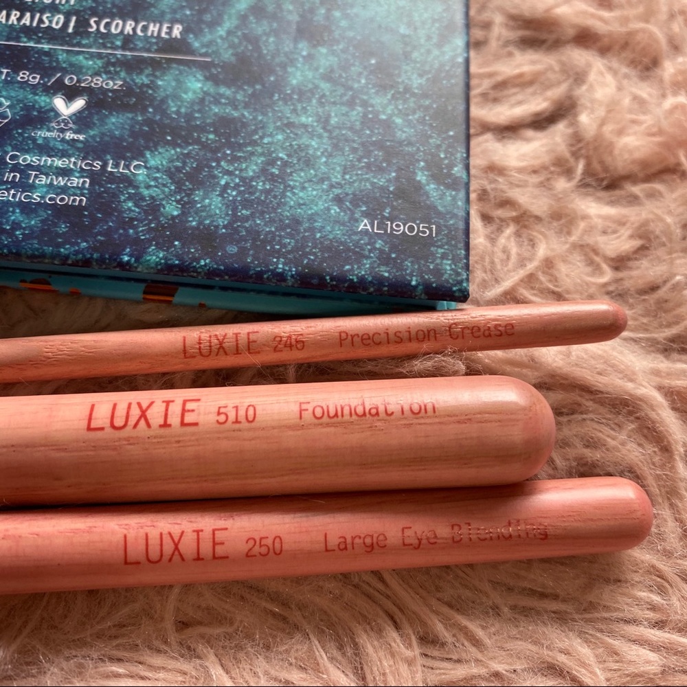 Makeup Bundle! - Picture 3 of 6